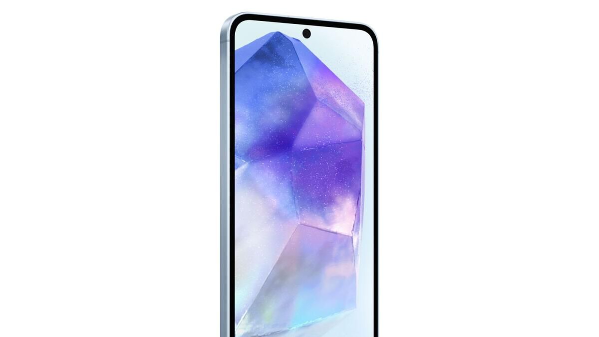 Gadget İncelemesi: Samsung'un Yeni A55'i Yanınızda Bulundurmanız Gereken Şık ve Mantıklı Bir Cep Telefonu