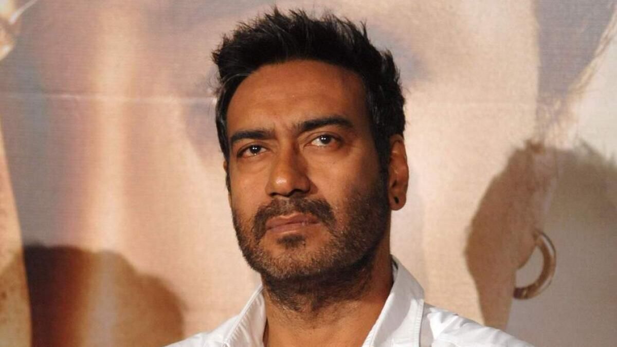 Dinle: Ajay Devgn'den Yeni Şarkı, Tabu Filmi 'Auron Mein Kahan Dum Tha'