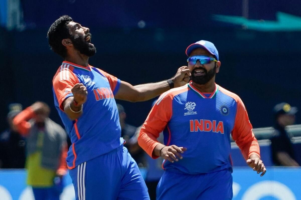 T20 Dünya Kupası: Hindistan İngiltere'yi Ele Geçirirken Bumrah Anahtarı Elinde Tutuyor