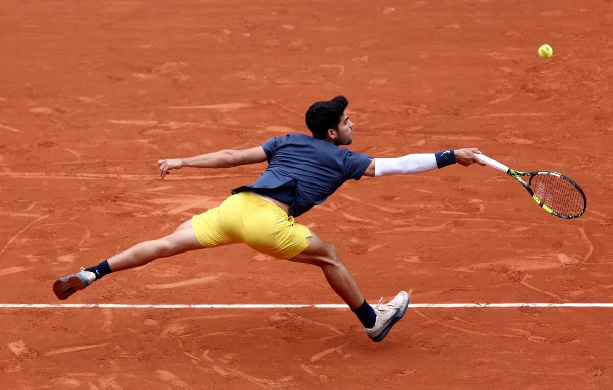Alcaraz, Swiatek Fransa Açık'ta Yarışırken Tsitsipas'ın Rövanş Maçını Kaydeder