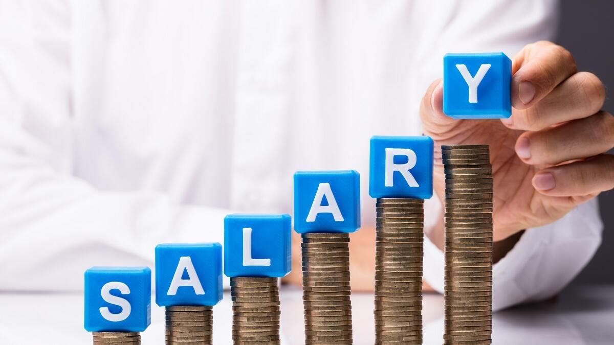 Maaş Ertelendi mi? Üst Düzey BAE Bankası, Ödemelerle İlgili Sorunların ‘Çözüme Yaklaştığını' Söyledi