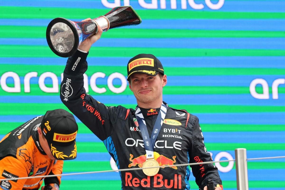 Verstappen, İspanya'da Hüküm Sürmeye Devam Etmek için Norris'i Yendi