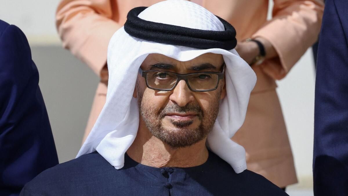 Bakın: BAE Başkanı Şeyh Zayed ile 'En Nadir' Çocukluk Fotoğrafını Paylaşıyor