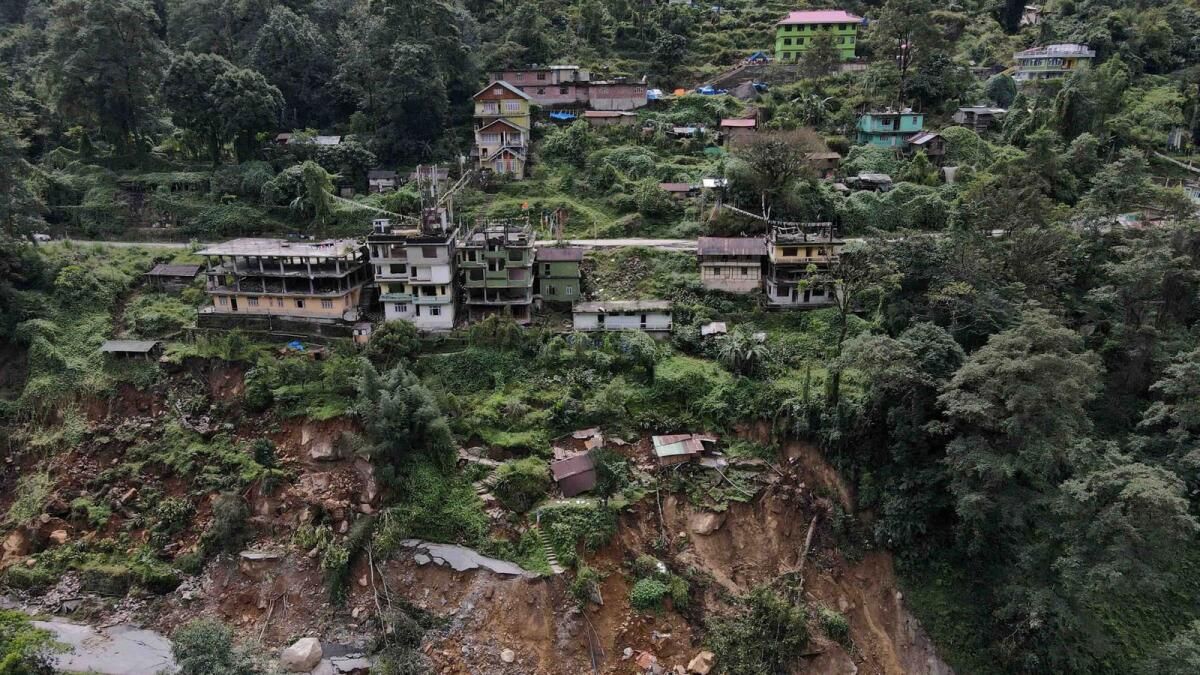 Altı Ölü, 2.000 Turist Şiddetli Yağmurdan Sonra Mahsur Kaldı, Hindistan'ın Sikkim'inde Heyelanlar