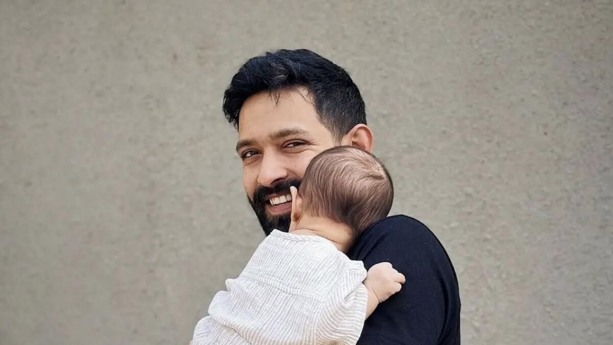 Vikrant Massey'in Oğluyla ilk Babalar Günü Kutlaması Netizenleri Huşu İçinde Bırakıyor