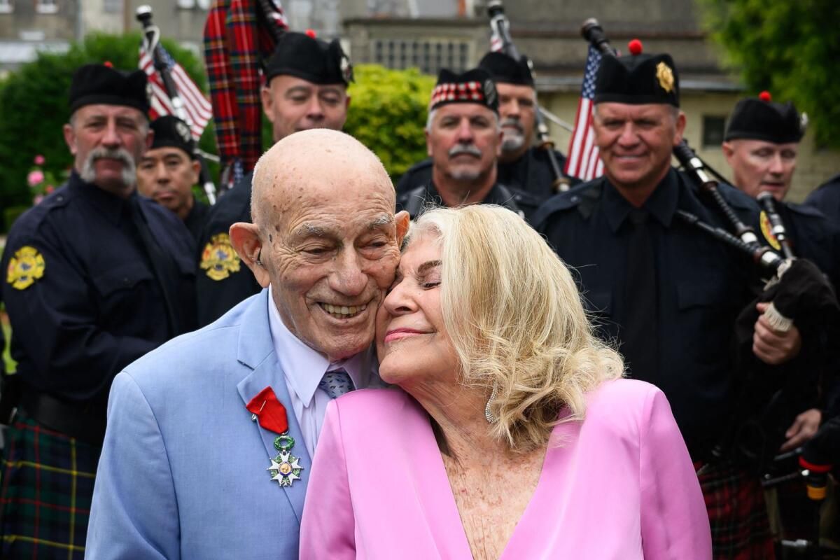 Yeniden Genç Hissedin: D-Day Veteran, 100, Weds Sweetheart, 96, Fransa'da