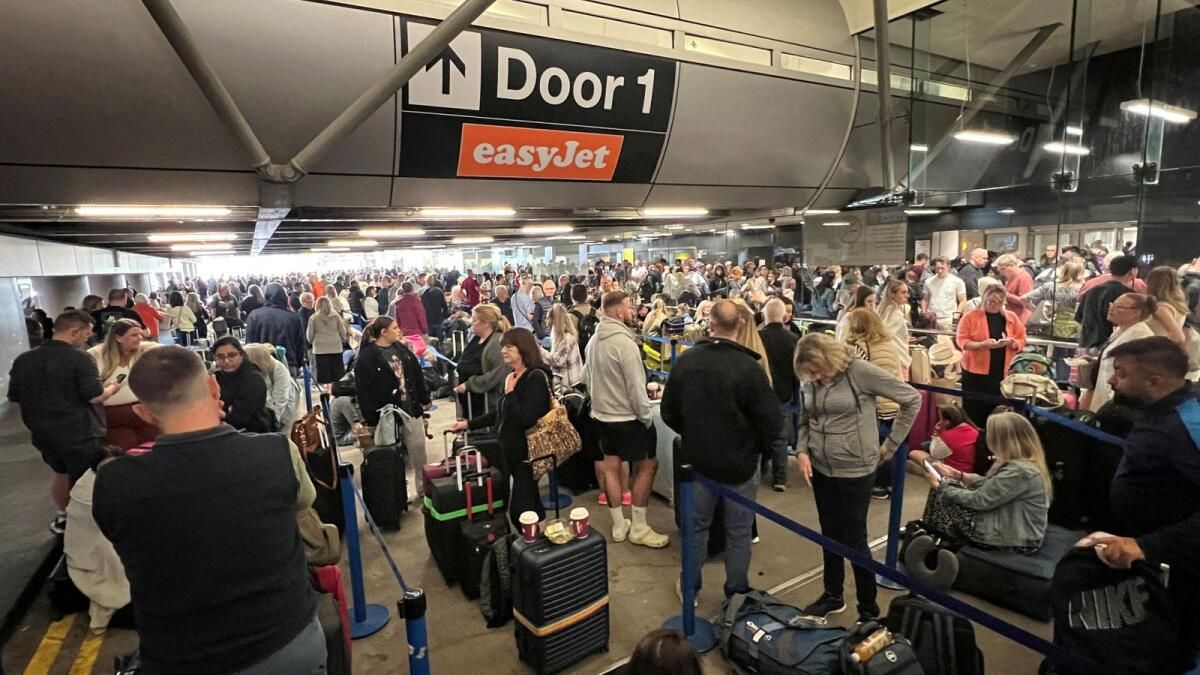 İngiltere'nin Manchester Havalimanı, Elektrik Kesintisinden Sonra iki Terminalden Tüm Uçuşları İptal Etti