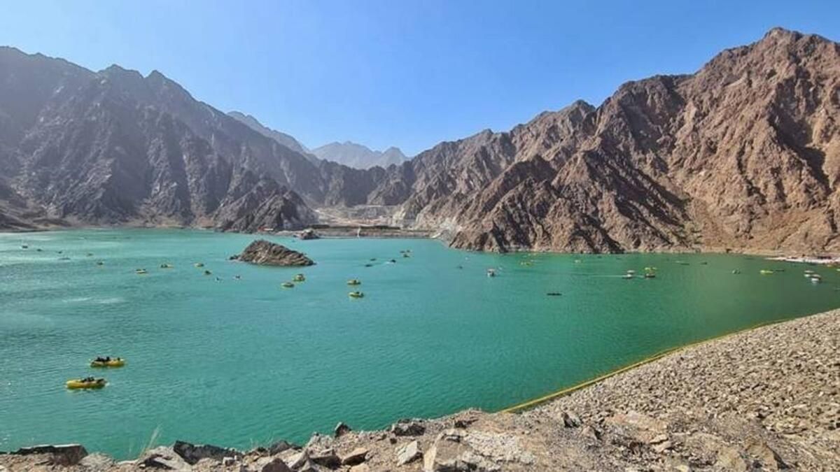 Dubai'den Hatta'ya Otobüsle Nasıl Gidilir: Zamanlamalar, Rotalar, Ücretler; Bilmeniz Gereken Her Şey