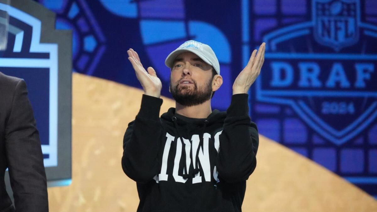 Eminem Yeni Single'ı 'Tobey'i Tanıttı