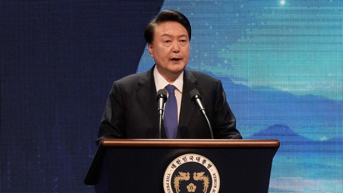 Güney Koreliler Başkan Yoon'u Görevden Almak için Çevrimiçi Dilekçe İmzalamak için Toplanırken Gecikmeler, Aksamalar