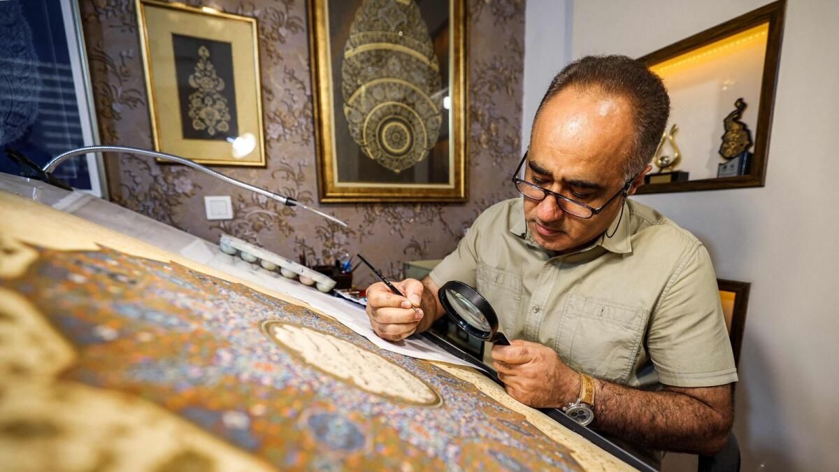 Yavaş Sanat: Tahran'ın Usta Aydınlatıcısı