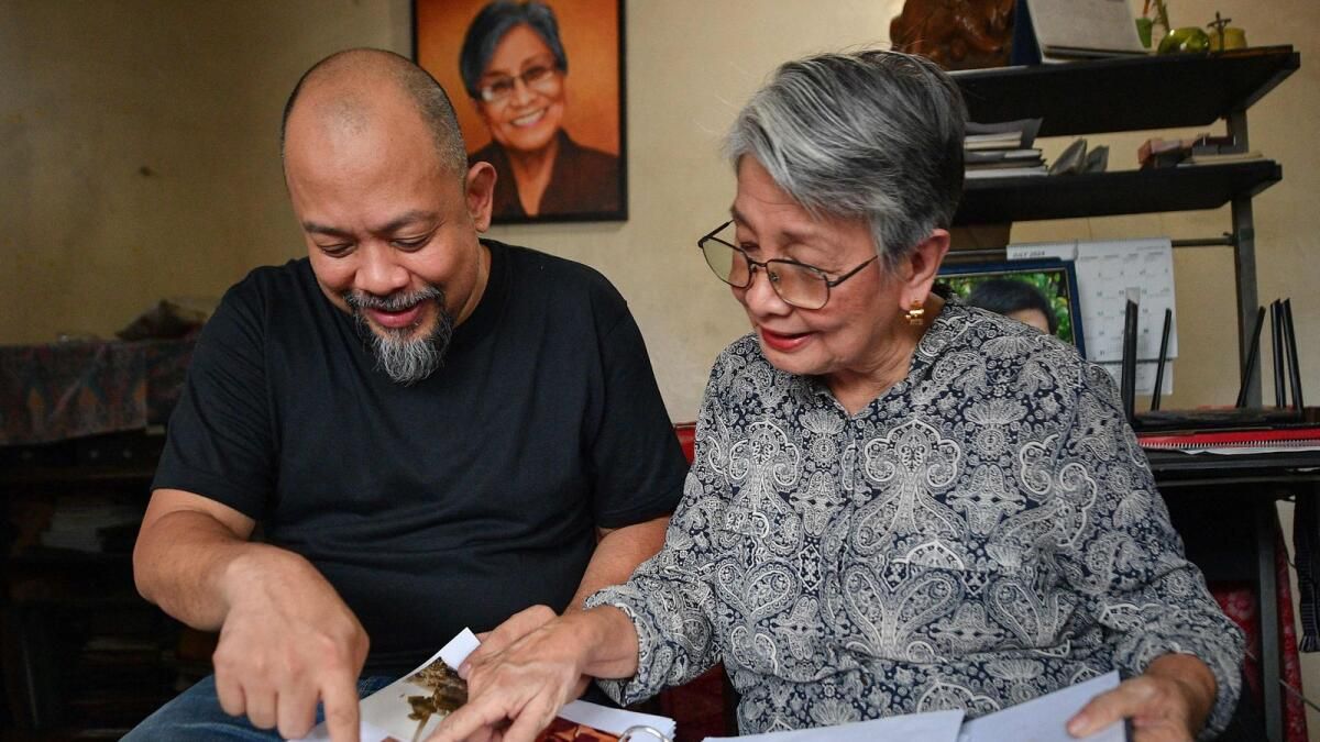 Filipinli Annenin Spot Işığında Kayıp Oğlunu Araması