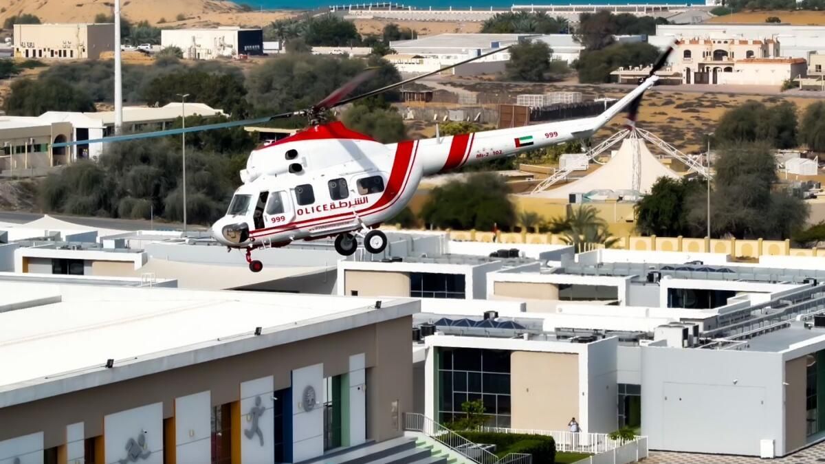 3.700Ft'de Tıbbi Acil Durum Yaşayan BAE Polisi Hava İkmal Yürüyüşçüsü