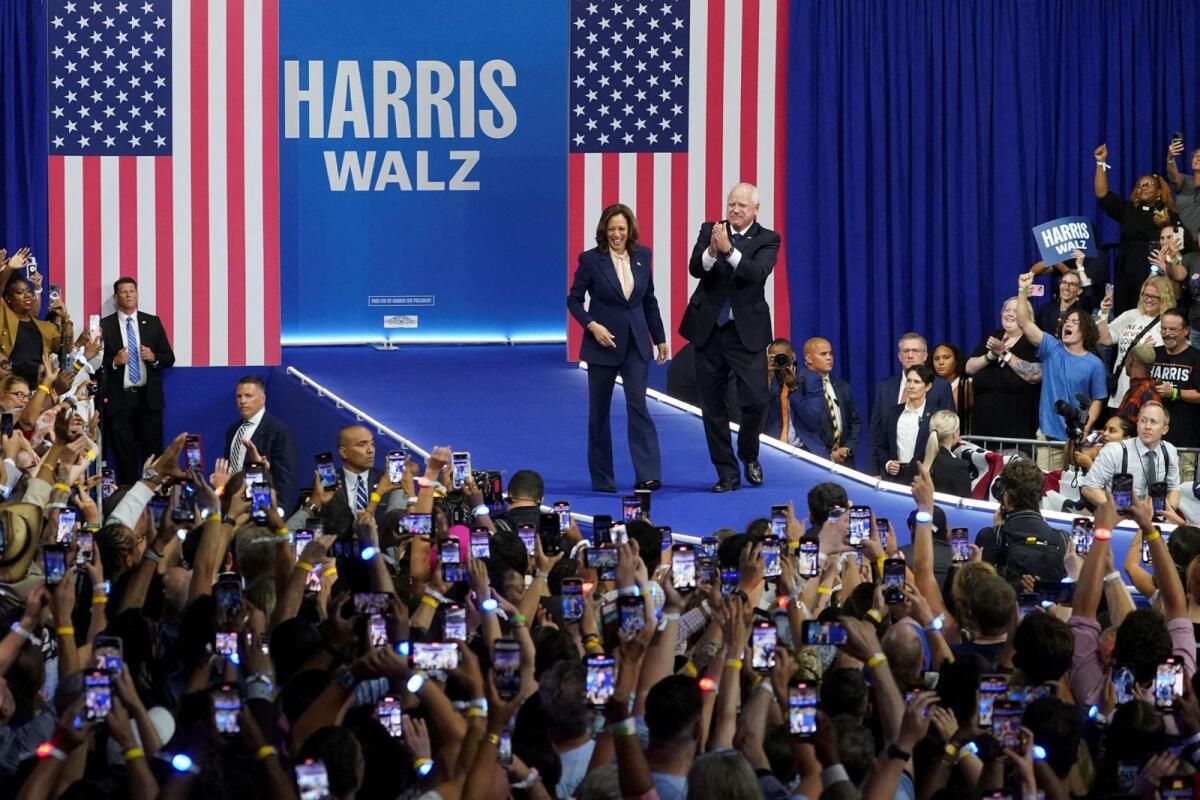 Harris, Walz Philadelphia'da ilk kez Bir Araya Geldi