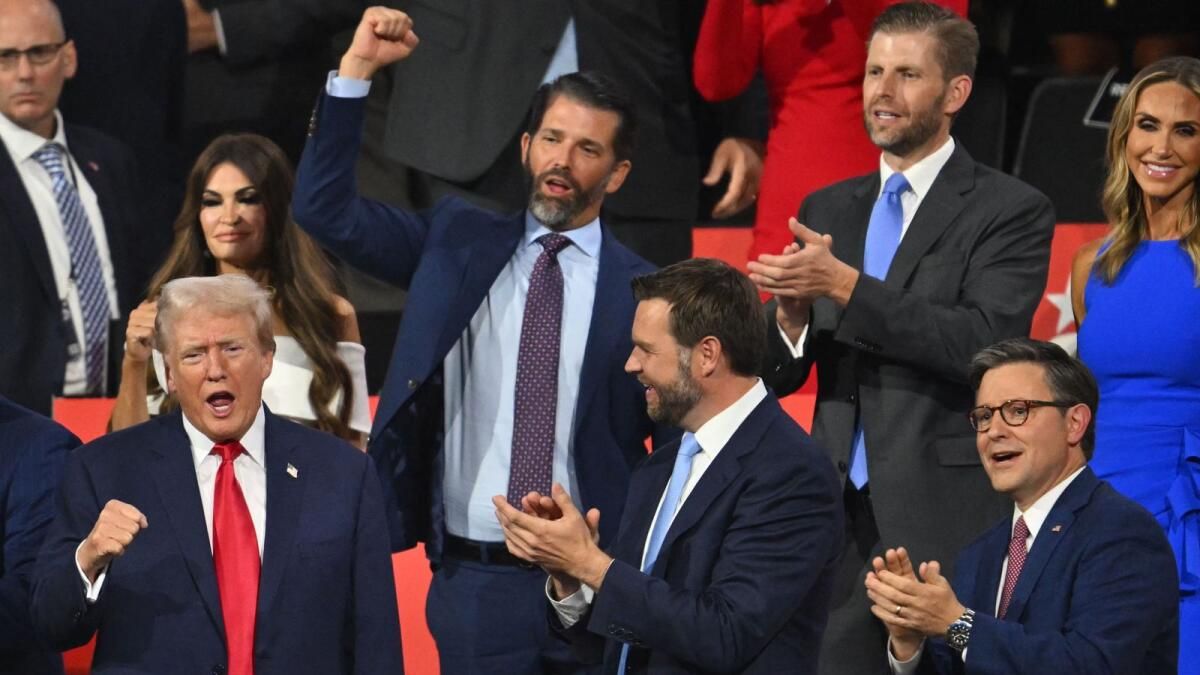 Müttefikler Mesajlaşma Vardiyası için Bastırırken Trump Kuzey Carolina'ya Gidiyor