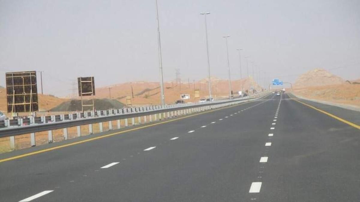 BAE Trafik Uyarısı: Hazza Bin Sultan Caddesi, Abu Dabi'de 1 Eylül'e Kadar Kısmen Kapatılacak