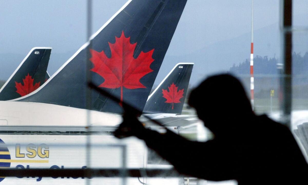 Aşırı Kapasite Fiyatlara Zarar Verdiği için Air Canada'nın Karı Düşüyor