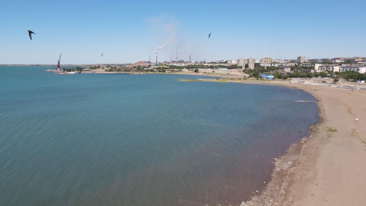 Kirlilik ve Aşırı Kullanım Kazakistan'ın Büyülü Gölünü Tehdit Ediyor
