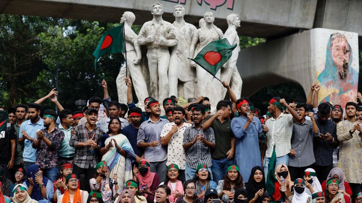 Bangladeş Huzursuzluğu: Hindistan Sahil Güvenlik, Deniz Sınır Gözetimi için Uçak ve Hovercraft Konuşlandırdı