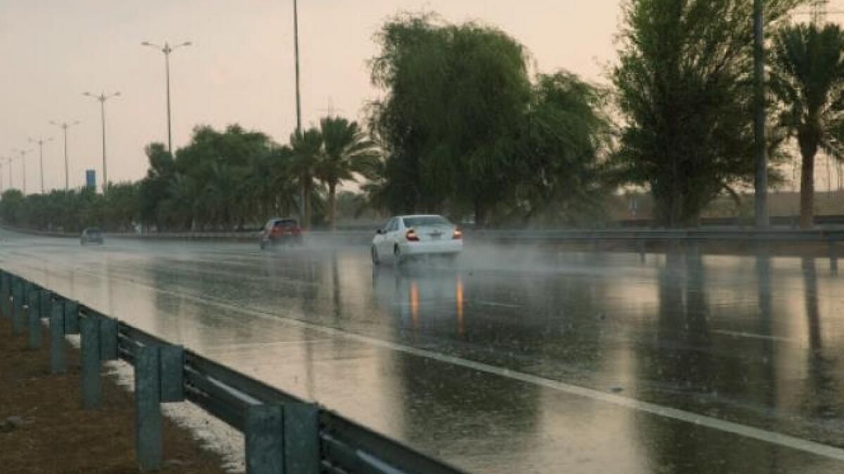 BAE Hava Durumu: Daha Fazla Yağış Bekleniyor; Bazı Bölgelerde Sıcaklıklar 21 ° C'ye Düşecek