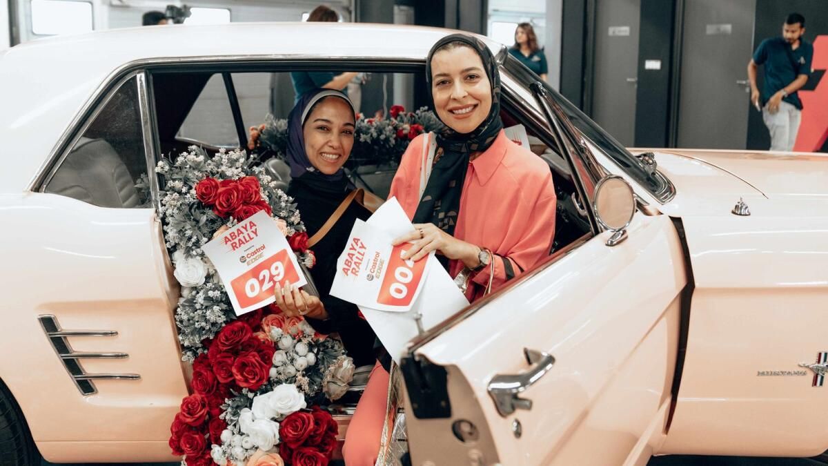 BAE: Tüm Kadınlar Abaya Araba Rallisi, Emirlik Kadınlar Günü Kutlamaları Öncesinde Geri Döndü