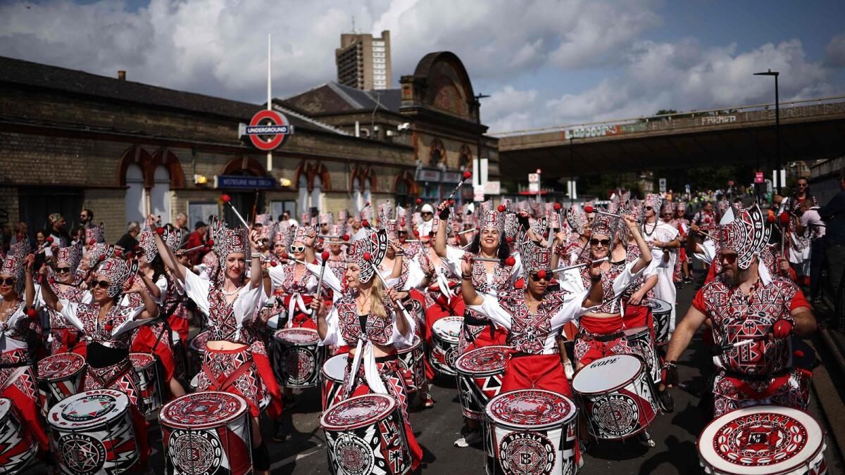 Notting Hill Karnavalı, Irkçı Saldırıların Ardından Londra'nın Çeşitliliğini Kutluyor