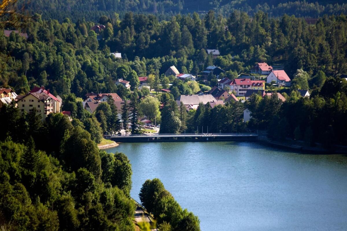 Turistler Yaz Sıcağından Kaçarken Hırvatistan Dağ Sığınağı Patladı