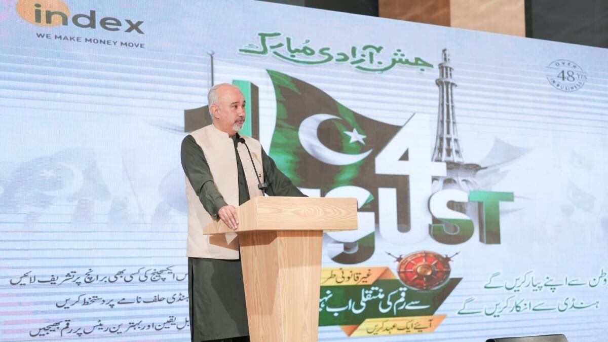 Gurbetçiler Pakistan'a Para Havale Etmek için Yasal Kanalları Kullanmaya Çağırdı