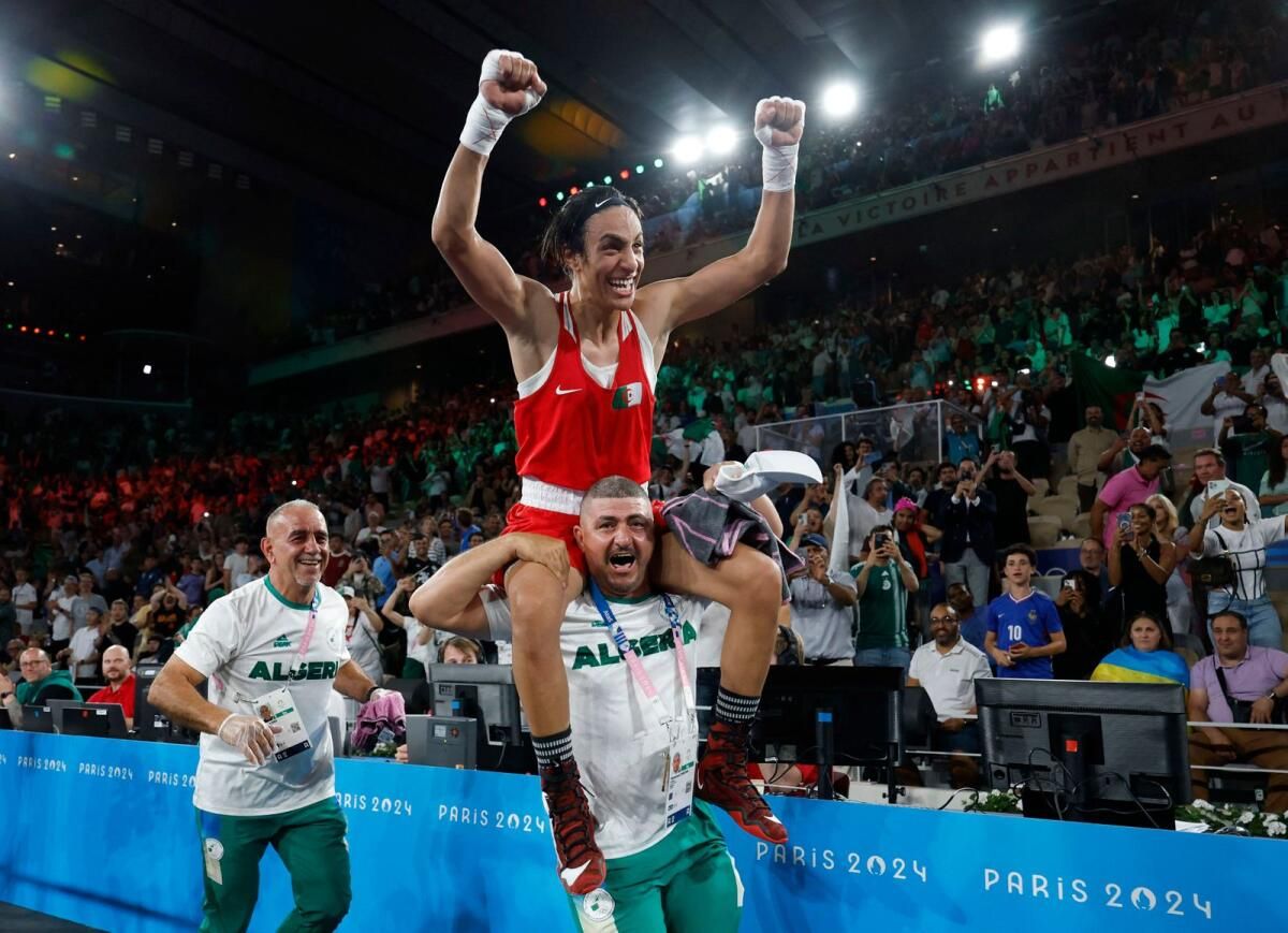 Paris Olimpiyatları: Cezayirli Cinsiyet Sırası Boksörü Khelif Altın Madalya Kazandı