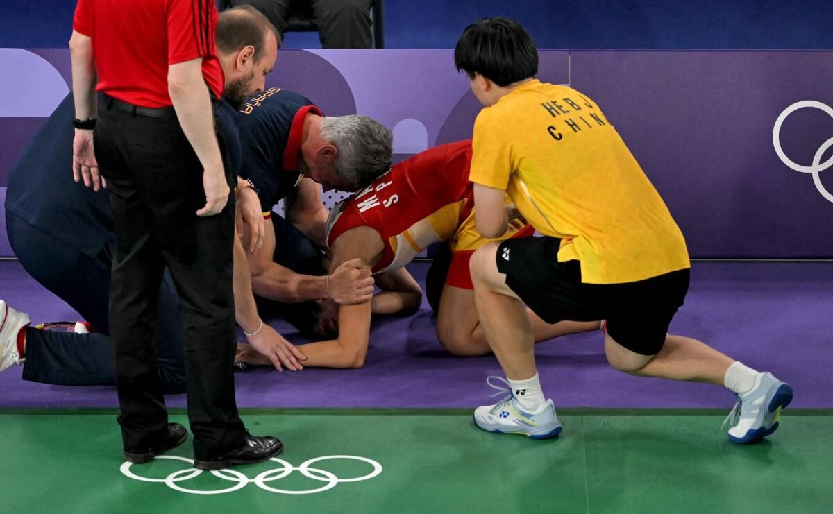 Paris Olimpiyatları: Perişan Marin, Diz Yaralanmasından Sonra Badminton Yarı Finalinden Emekli Oldu