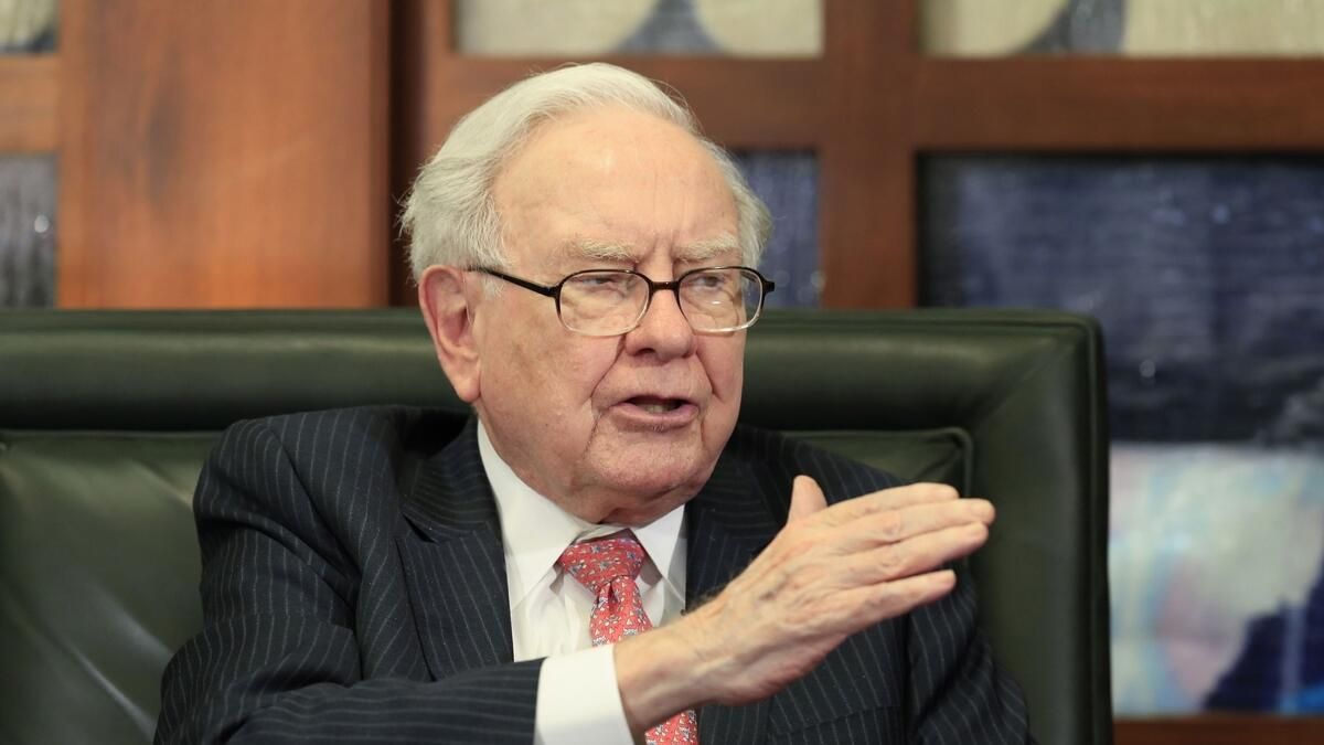 Berkshire, Apple Hissesini Yarıya İndirdi
