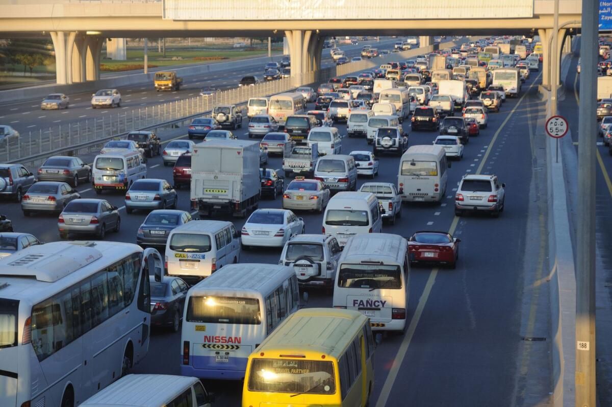 Salik Yoluna Çıkmak, Erken Ayrılmak: BAE Sakinleri Okula Dönüş Trafiğiyle Nasıl Başa Çıktı?