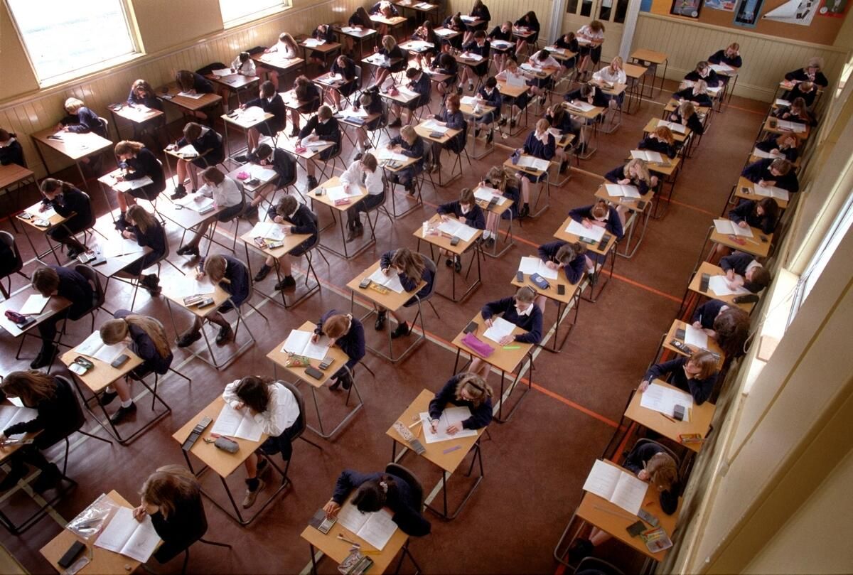 BAE: Igcse / Gcse Sonuçları Bugün Çıktı; Çoğu Okul %100 Geçiş Oranını Kutluyor
