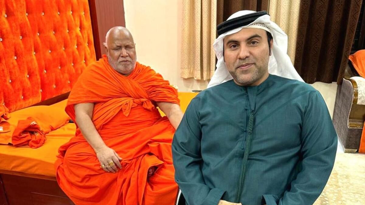 Dr. Bu Abdullah, Padma Vibhushan Ödülü Sahibi Swami Rambhadracharya'ya Haraç Ödüyor