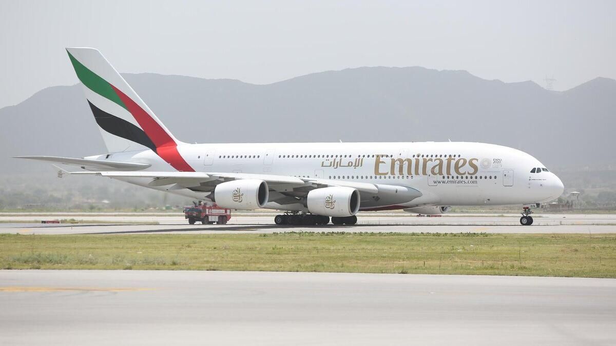 Dubai: Emirates, Bangladeş'teki Sivil Huzursuzluğun Ortasında Dakka Uçuşlarını İptal Etti