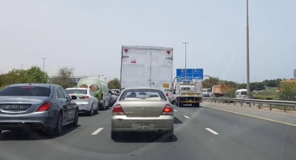 Dubai: Trafik Gecikmeleri, Ana Yol için Sapmalar Açıklandı