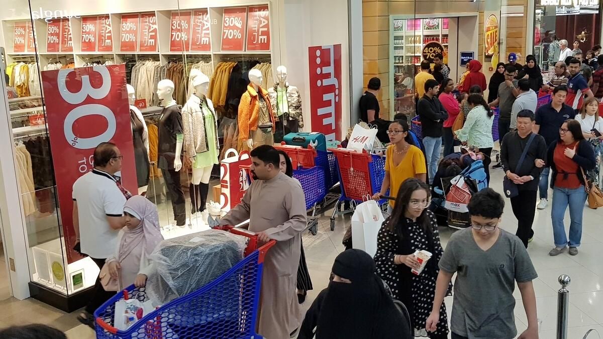 BAE'nin iş güveni Sağlam Kalıyor, Ancak Büyüme Kolaylaşıyor