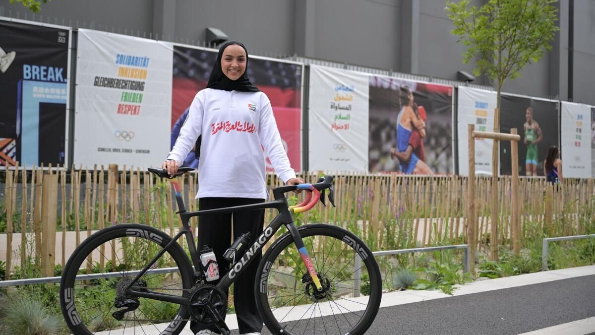 Paris Olimpiyatları: BAE'nin Safia Al Sayegh'i 158 Kilometrelik Yol Yarışında Umut Taşıyor