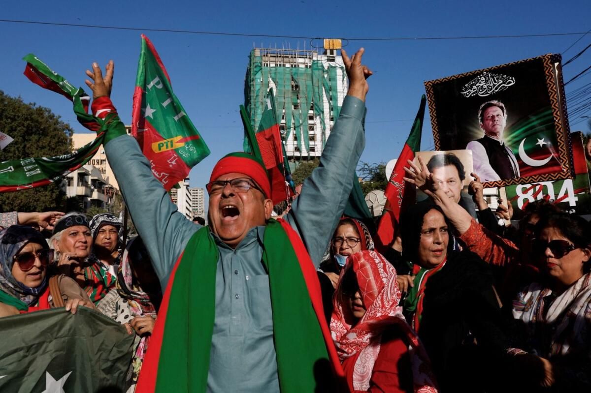 Pakistan Ordusu, Eski Casus Şefinin Yolsuzluk Davasında Üç Eski Subayı Daha Tutukladı