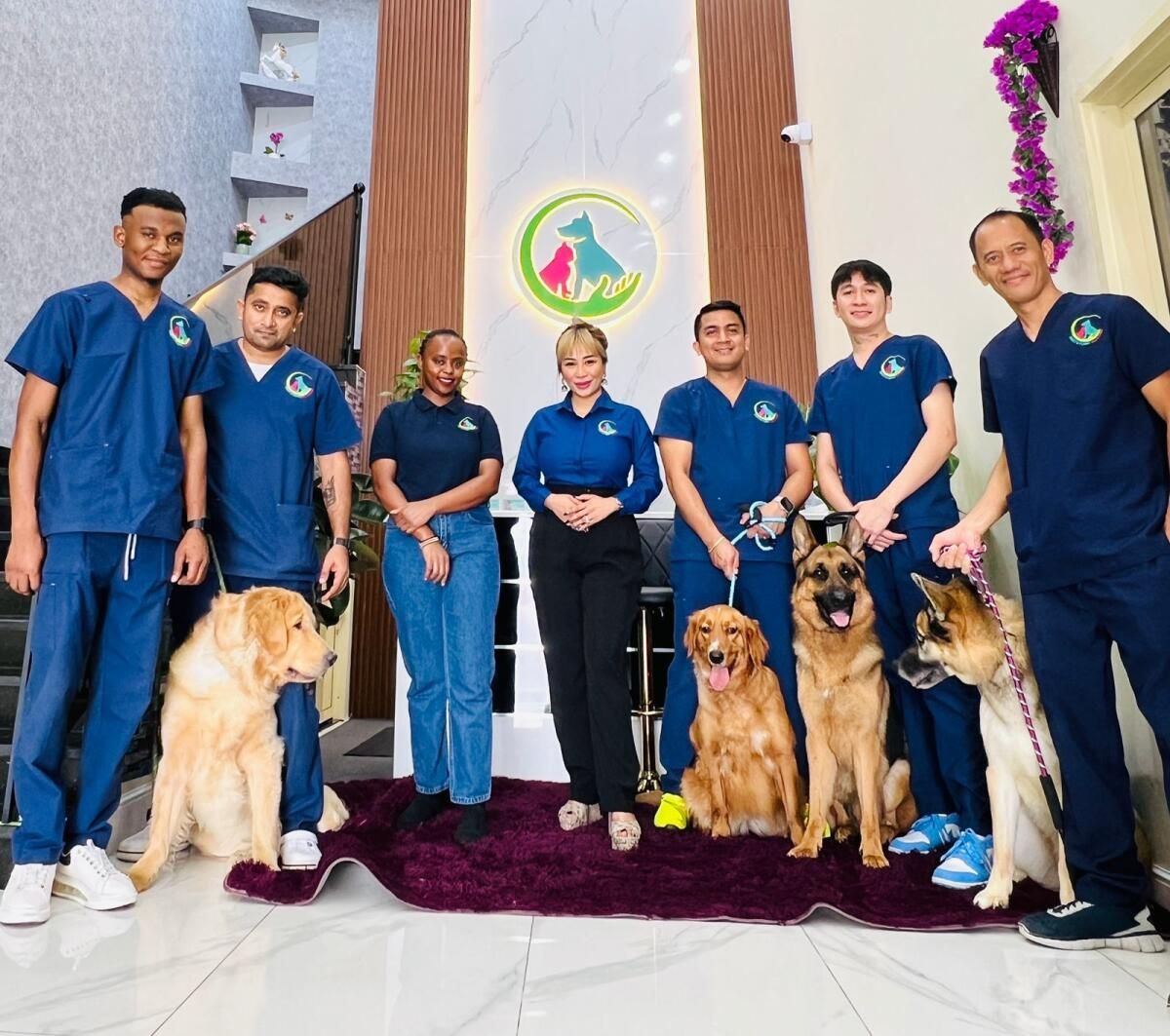 Dubai'de Köpek Eğitimini Yükselten Süslü ve Tüylü Evcil Hayvan Bakımı