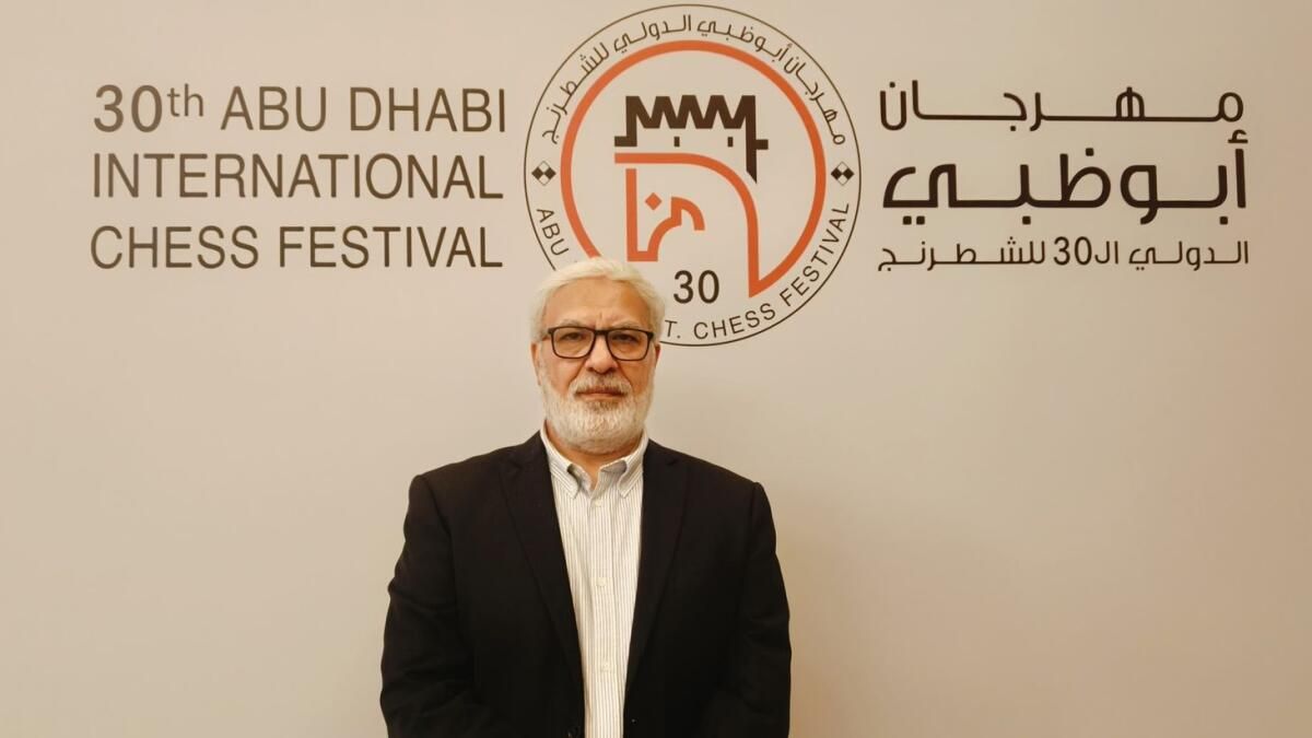 Oyuncudan Antrenöre: Abu Dabi'nin Satranç Sahnesinde Birçok Şapka Giyen 62 Yaşındaki Gurbetçiyle Tanışın