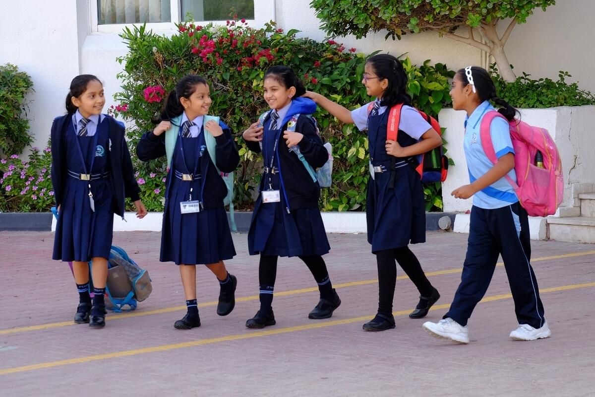 'Üniformalarda %50 Tasarruf Edin': Terzilik Mağazaları BAE Ebeveynlerinin Okula Dönüş Maliyetlerini Düşürmesine Yardımcı Oluyor