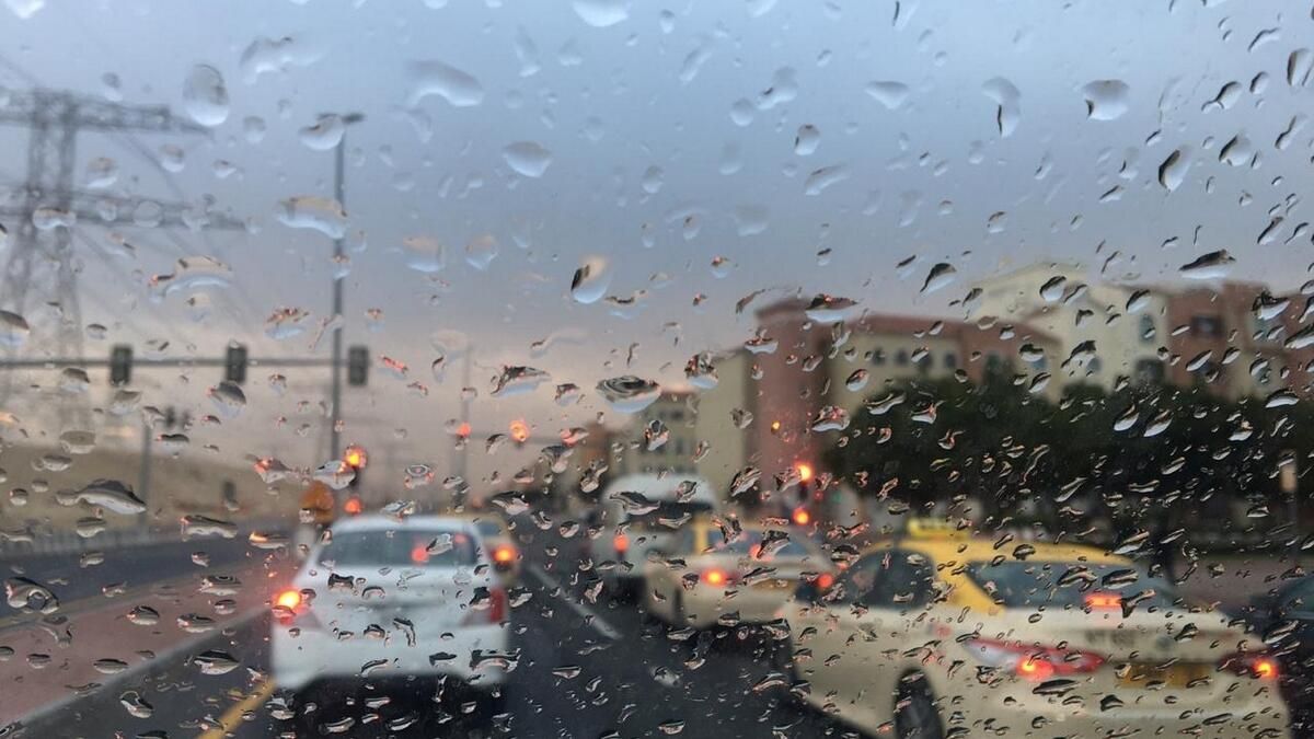 BAE Hava Durumu: Bazı Bölgelerde Yağış Olasılığı; Sıcaklıklar 22 ° C'ye Düşecek