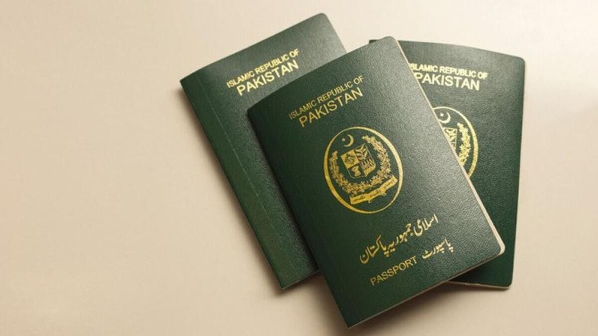 BAE: Pakistanlılar, Zamandan Tasarruf etmek için Pasaportları ve Kimlikleri 5 Dakika içinde Çevrimiçi Yenilediklerini Söyledi