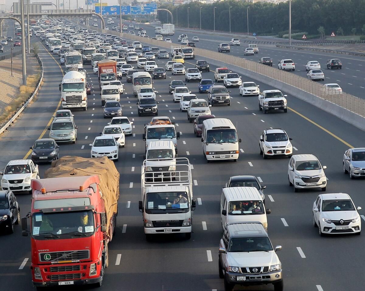 Dubai-Sharjah Okullar Yeniden Açıldıkça Trafik Sorunları Daha Da Kötüleşiyor; Konut Sakinleri 2 Saate Kadar Erken Evden Ayrılıyor