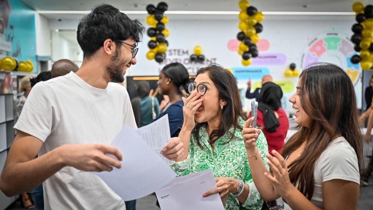 'Öğrendiklerimden Keyif Aldım': Seçkin BAE A-Level Öğrencileri Başarılarının Sırlarını Paylaşıyor