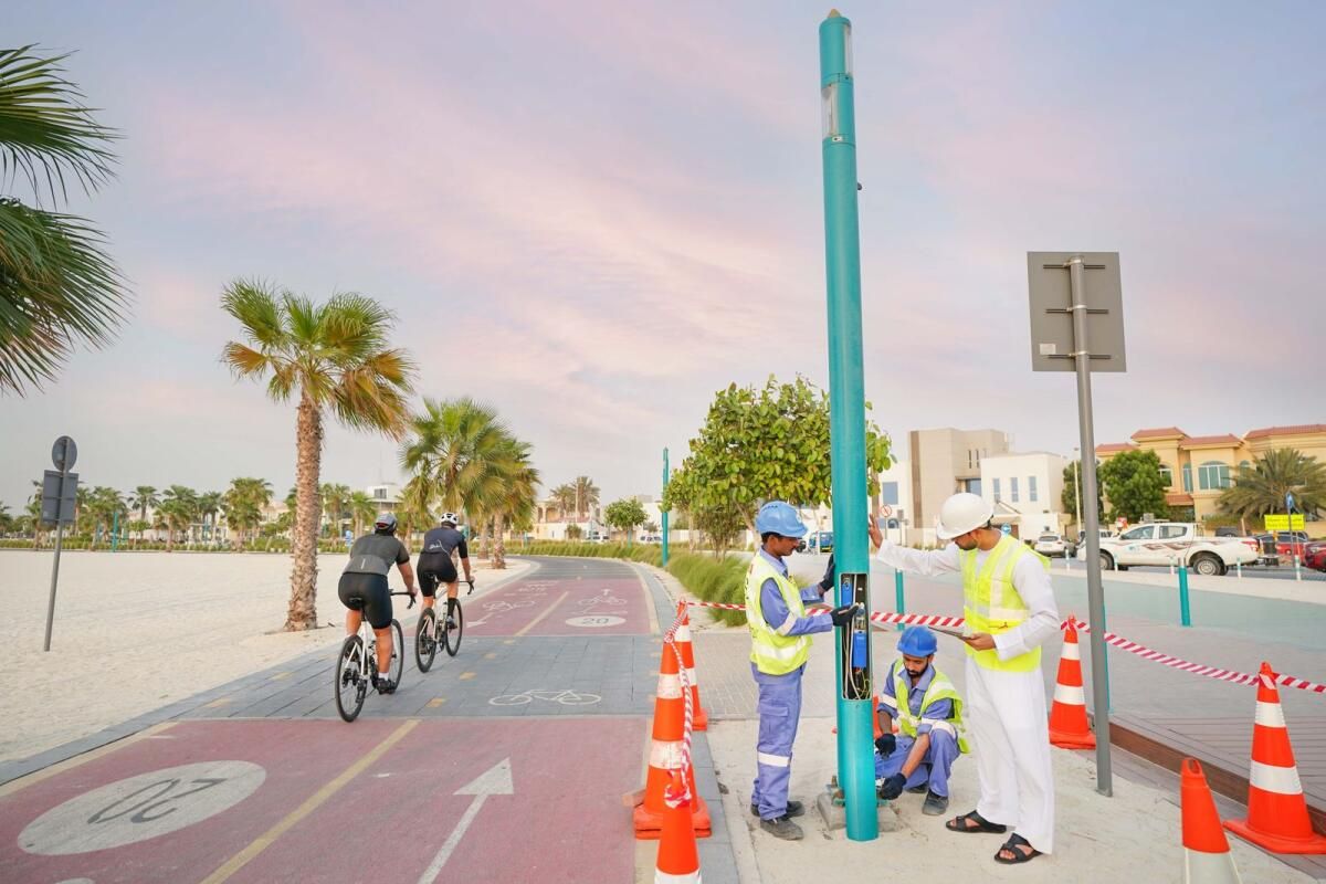 Dubai: Akşamları Bisiklete Binmek mi? Rta Net Görünürlük Sağlar, İyi Aydınlatılmış İzler