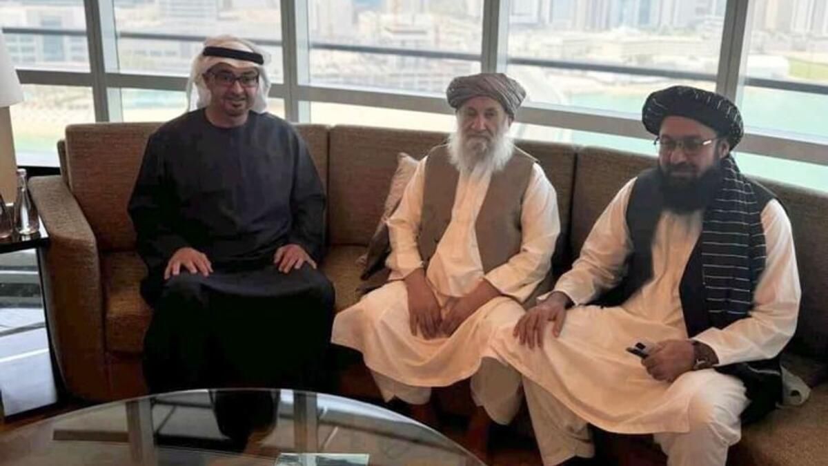 BAE Cumhurbaşkanı Hastanede Tedavi Gören Afganistan Başbakanını Ziyaret Etti