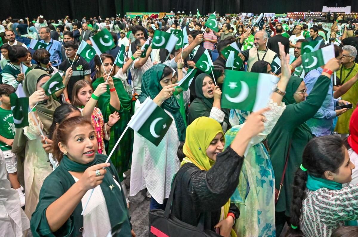 Bakın: BAE'deki Pakistanlılar, Ülkenin ilk Olimpiyat Altını olan Bağımsızlık Günü'nü Kutladı