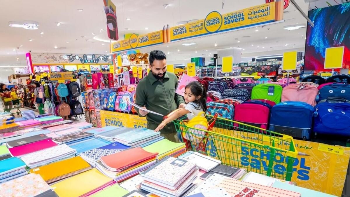 BAE Mağazaları Bir Yıl boyunca Öğrenim Ücreti, Okula Dönüş Promosyonlarında Burs Sunuyor